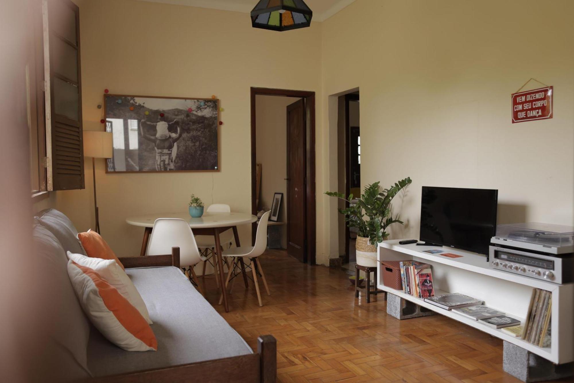Quarto Casal Com Janela Casa Caramel Belo Horizonte Luaran gambar