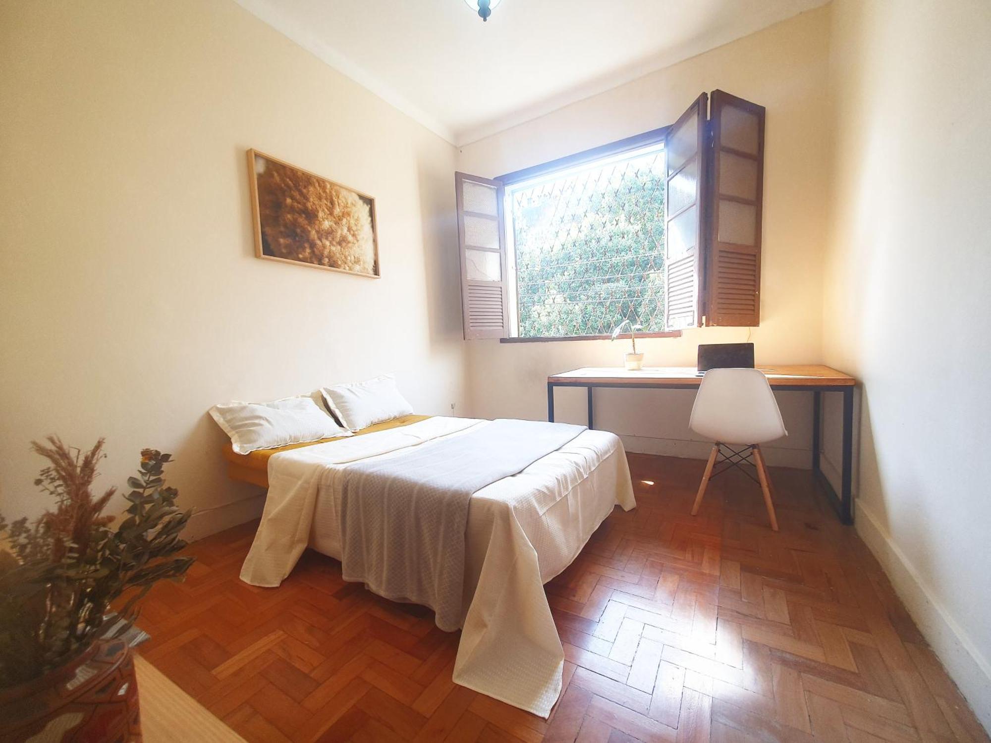 Quarto Casal Com Janela Casa Caramel Belo Horizonte Luaran gambar