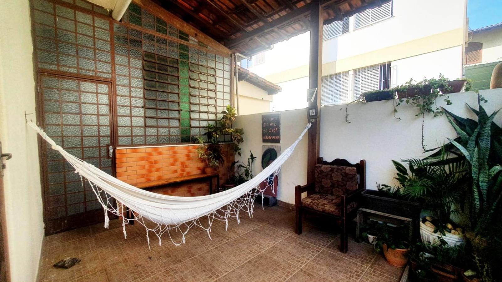 Quarto Casal Com Janela Casa Caramel Belo Horizonte Luaran gambar