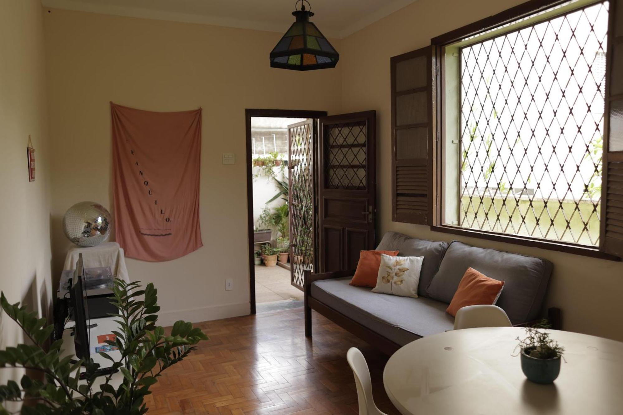 Quarto Casal Com Janela Casa Caramel Belo Horizonte Luaran gambar