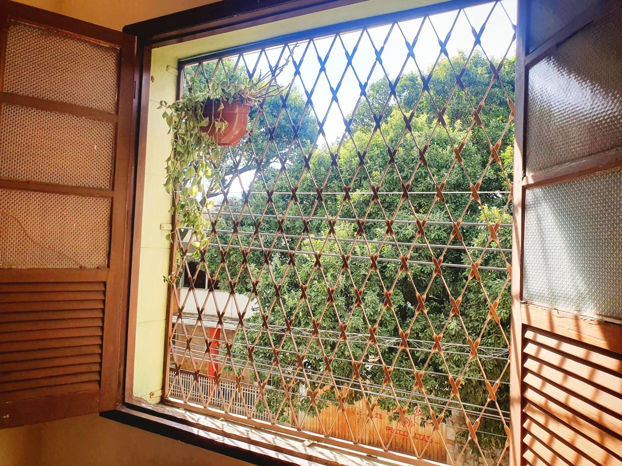 Quarto Casal Com Janela Casa Caramel Belo Horizonte Luaran gambar