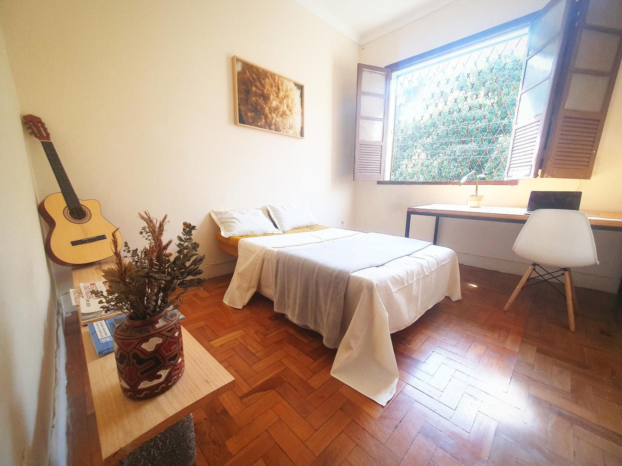 Quarto Casal Com Janela Casa Caramel Belo Horizonte Luaran gambar